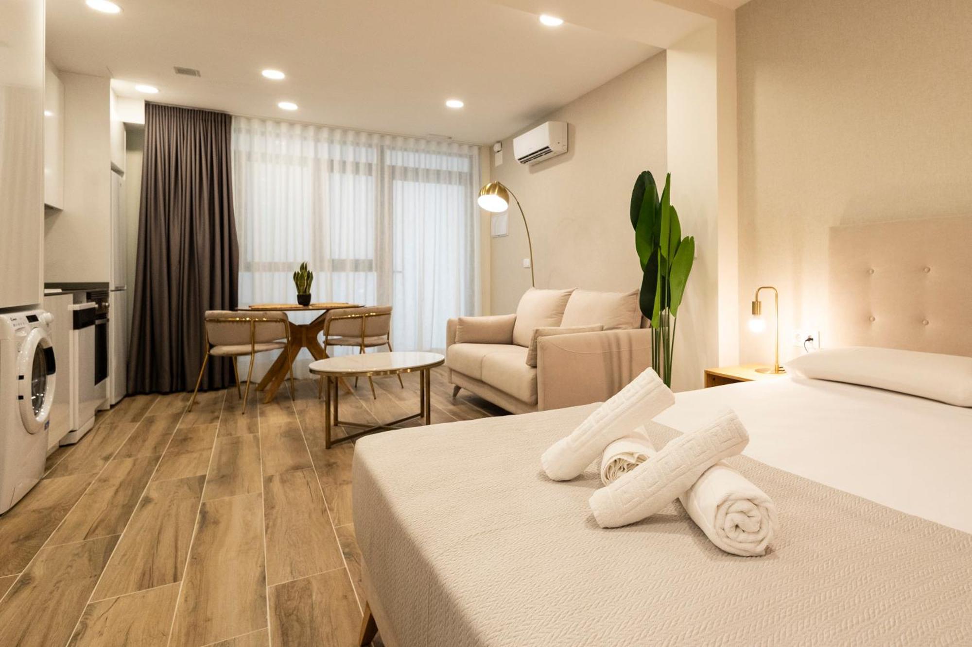 Cortes Suites By Concept Flats Valencia Exterior foto