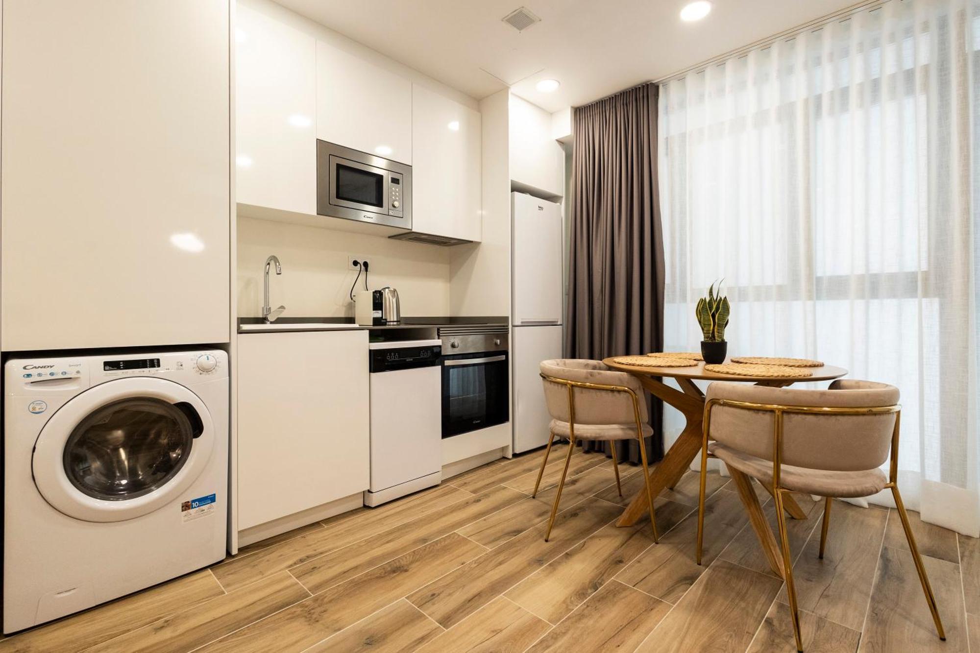 Cortes Suites By Concept Flats Valencia Exterior foto