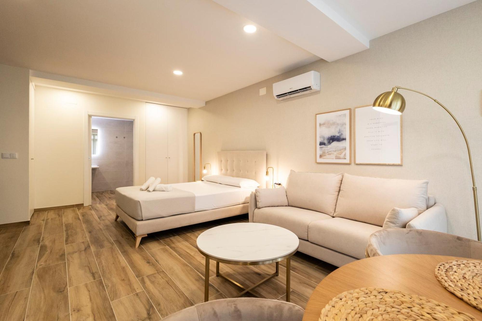 Cortes Suites By Concept Flats Valencia Exterior foto